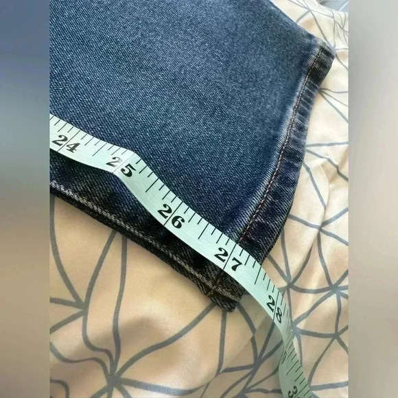 JCREW Curvy essential straight jean in all-day stretch - NWT - Picture 13 of 14